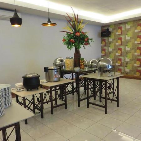 Insumo Palace Hotels & Resorts Кедірі Екстер'єр фото