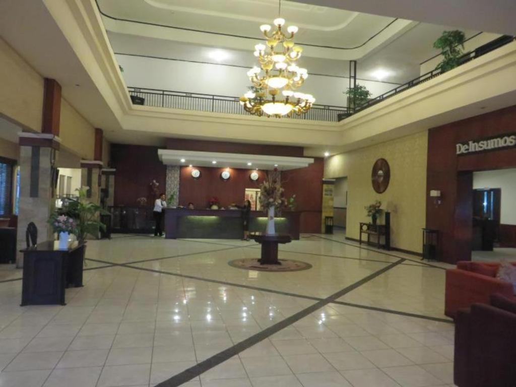Insumo Palace Hotels & Resorts Кедірі Екстер'єр фото